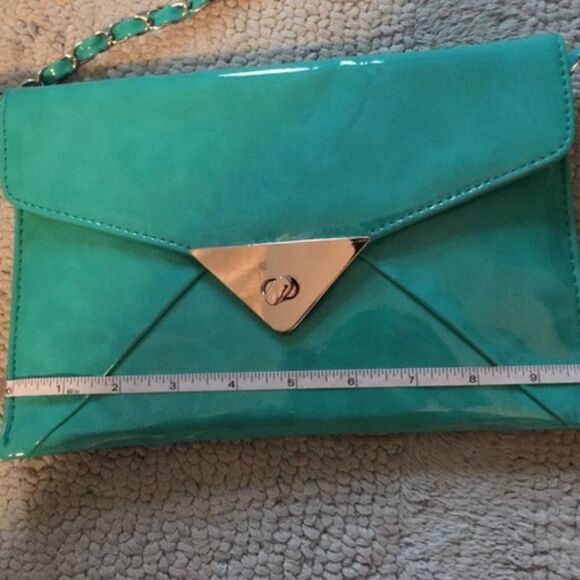 🎉1 hr sale🎉Cache clutch 👛 - Picture 2 of 8